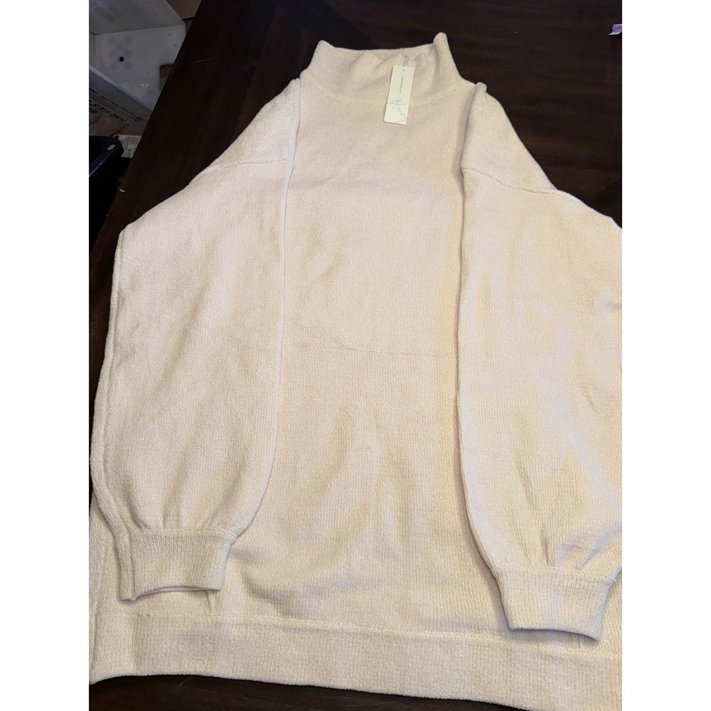 BluIvy Cream Mock sweater S/M NWT front pocket